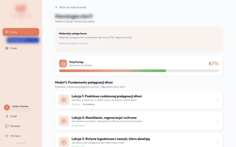 Panel studenta: widok kursu z listą lekcji i postępem